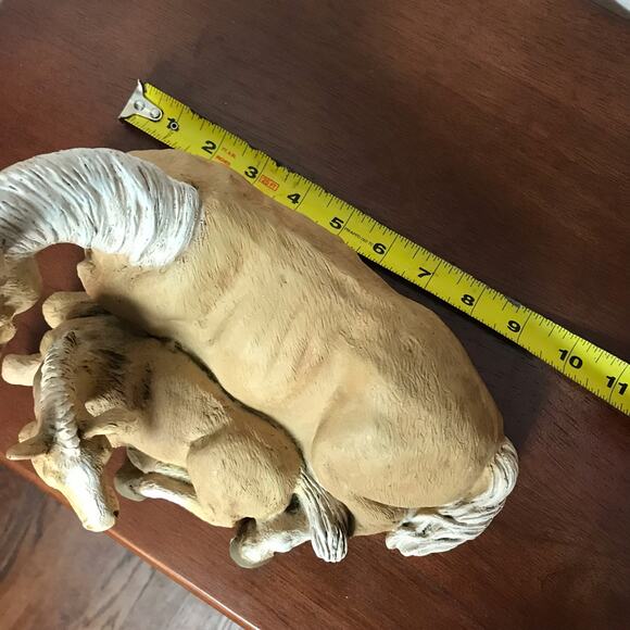 Universal Statuary #268 Dated 1997 Horse & Foal Pals Resin Figure Statue - Picture 12 of 12